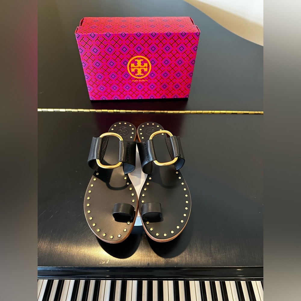 TORY BURCH NWT AUTHENTIC MINIMALIST LUXURY RESORT SUMMER RAVELLO STUDDED SANDAL - Picture 6 of 17